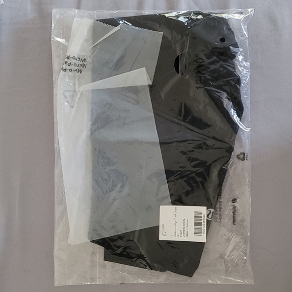 NWT ❤️Lululemon Align HR Short 4" Inseam Black Sizes 2 4 6❤️ - Picture 13 of 16